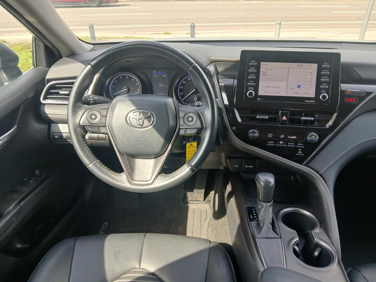 Toyota Camry SE 2021
