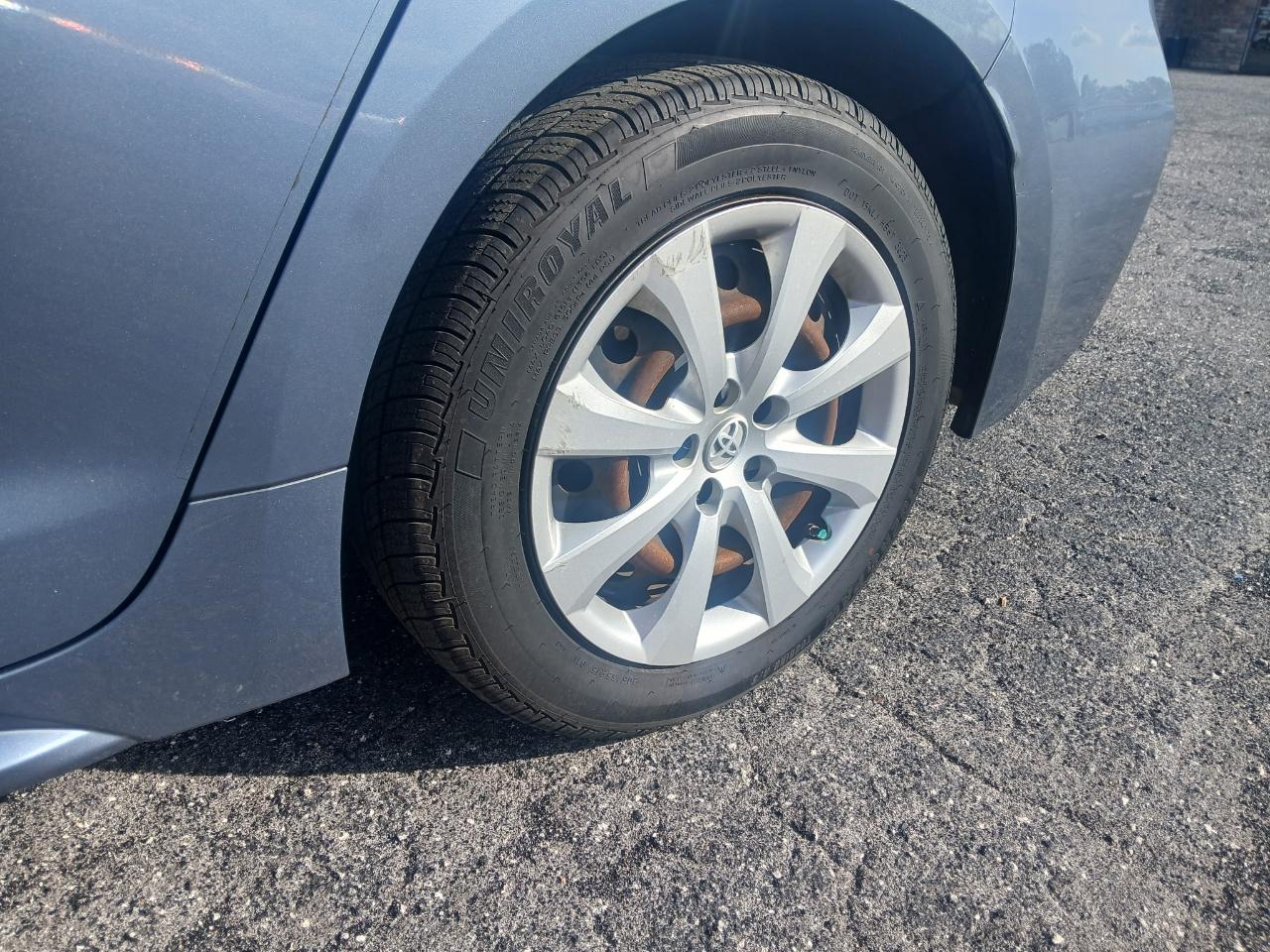Toyota Corolla LE 2021