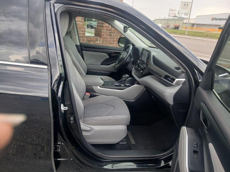 Toyota Highlander LE FWD V6 2022