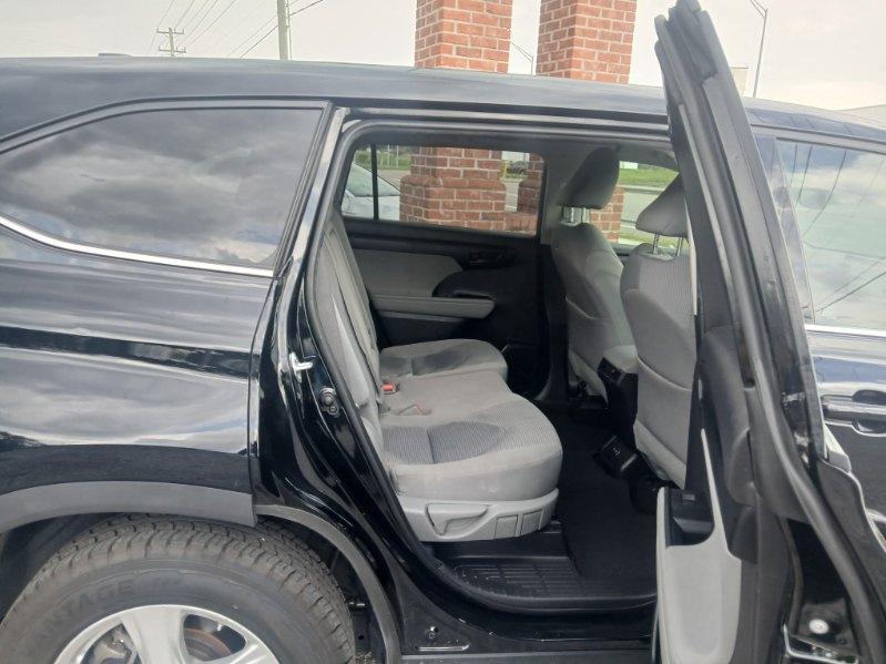 Toyota Highlander LE FWD V6 2022