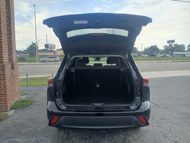 Toyota Highlander LE FWD V6 2022