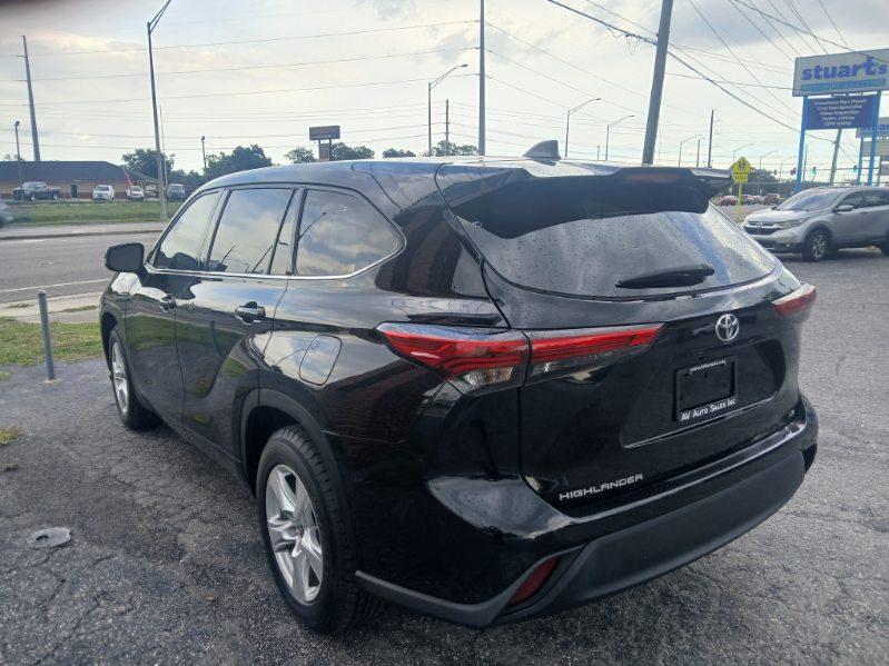 Toyota Highlander LE FWD V6 2022