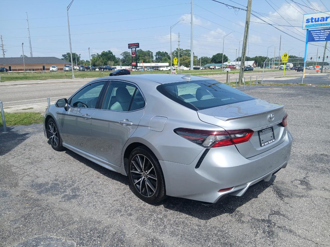 Toyota Camry SE 2021