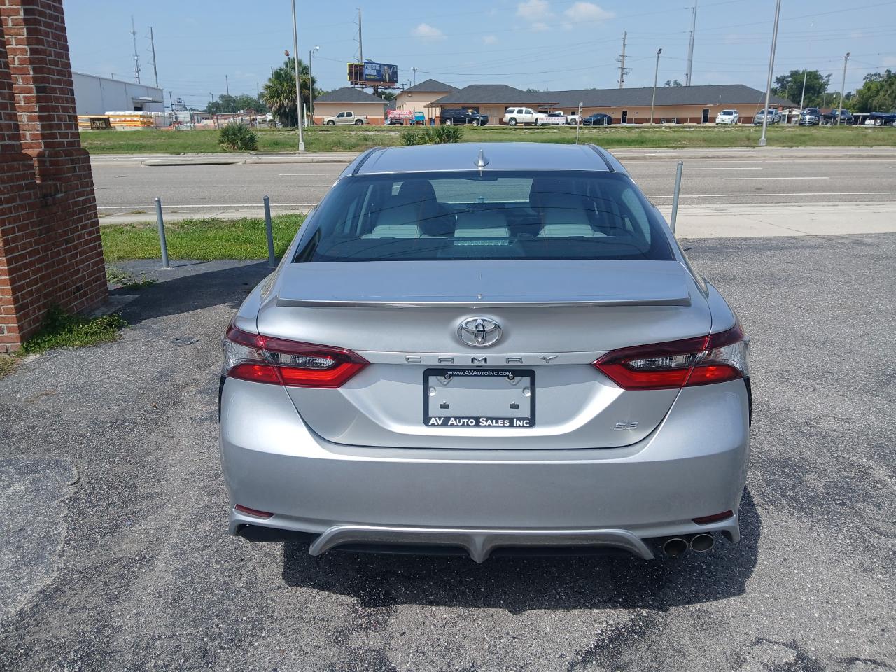 Toyota Camry SE 2021