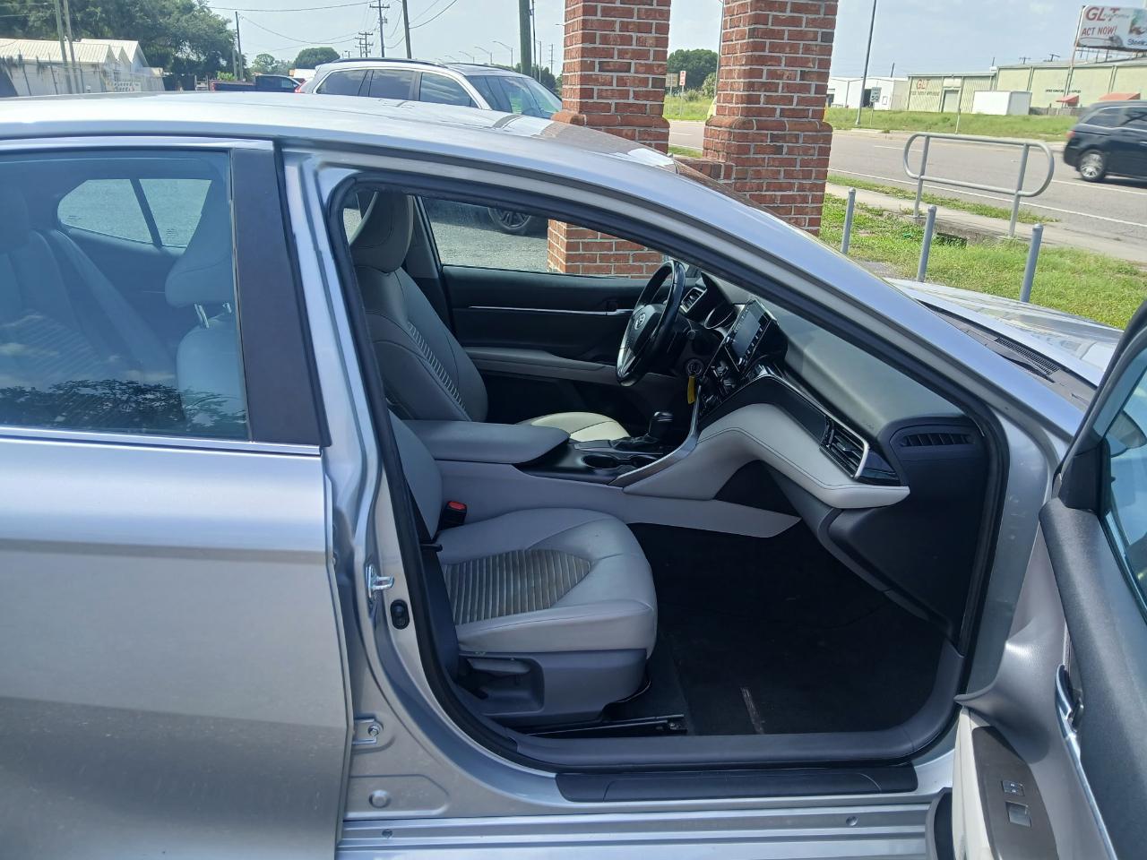 Toyota Camry SE 2021