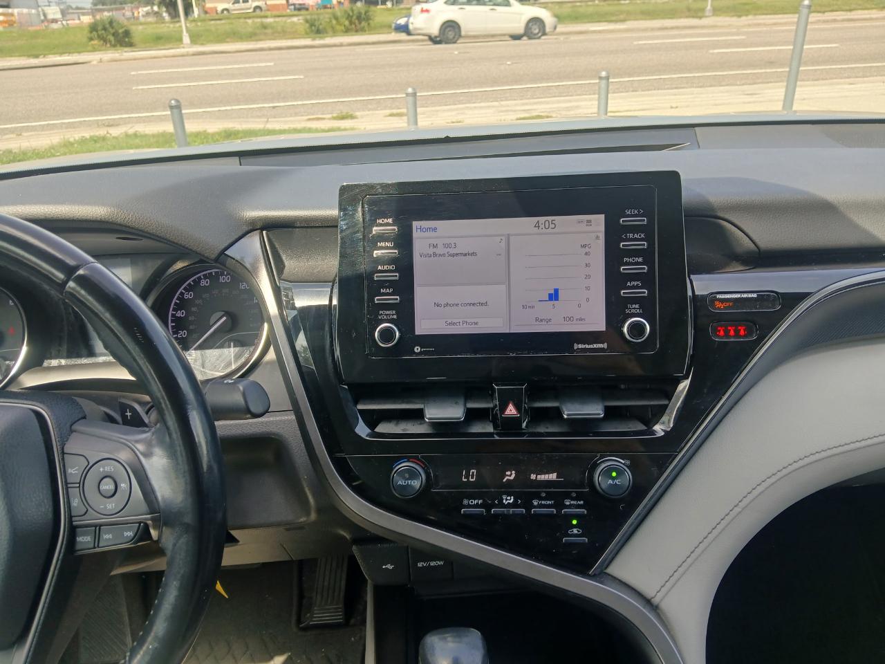 Toyota Camry SE 2021