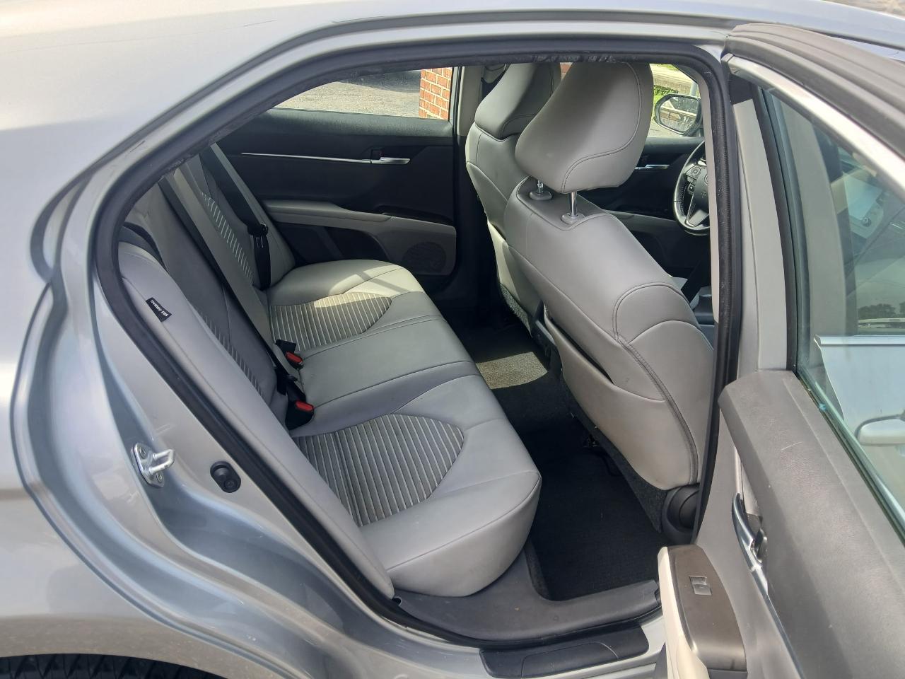 Toyota Camry SE 2021
