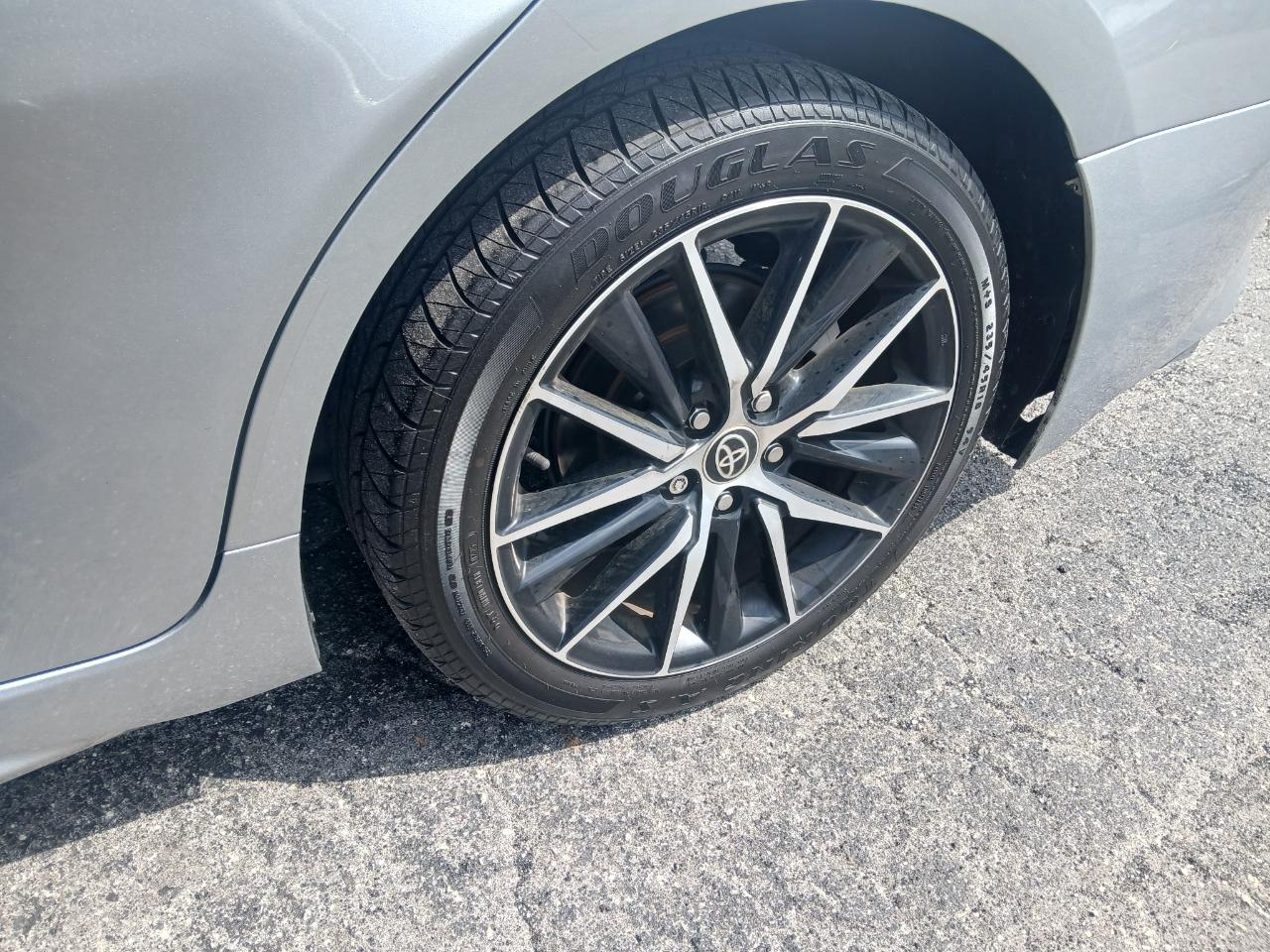 Toyota Camry SE 2021