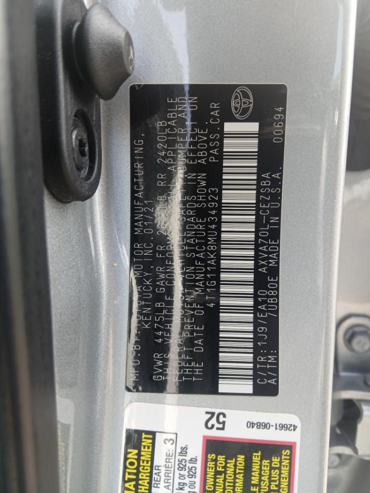 Toyota Camry SE 2021