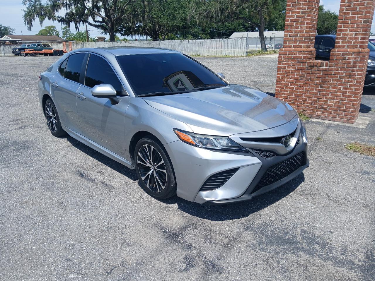 Toyota Camry SE 2019