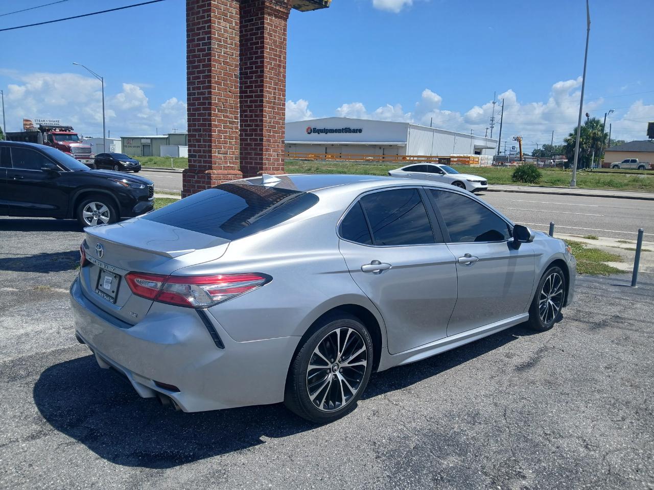 Toyota Camry SE 2019