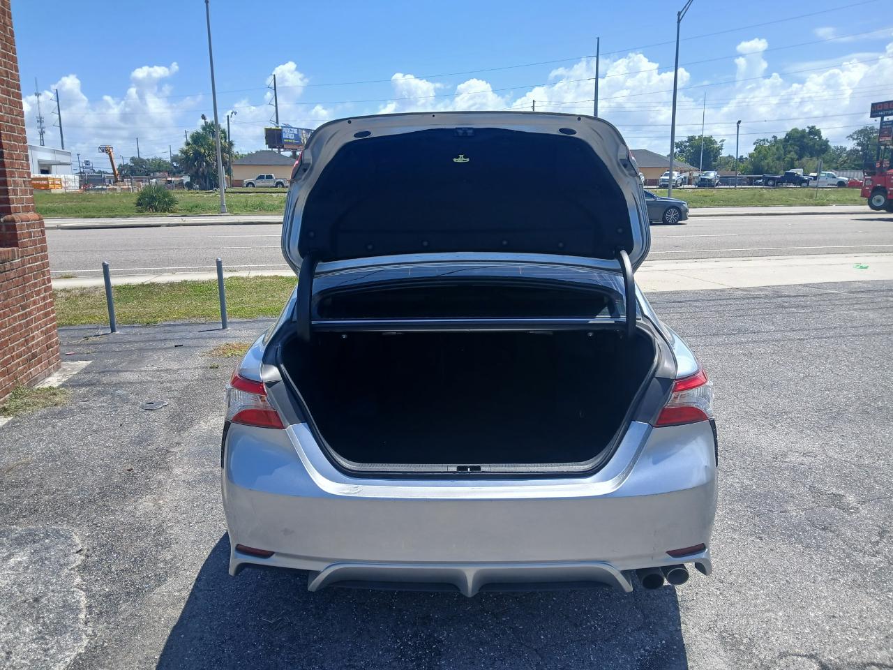 Toyota Camry SE 2019