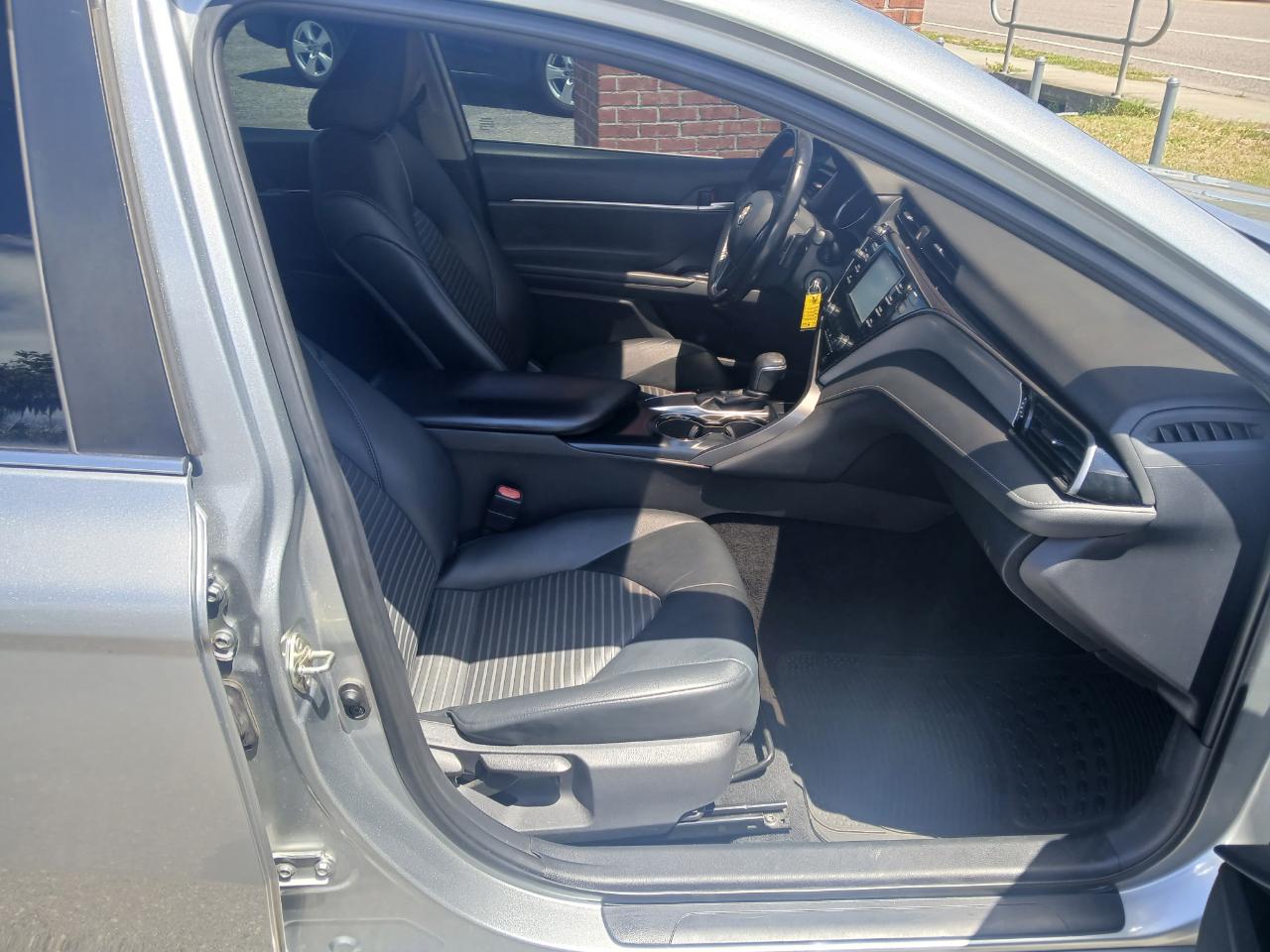 Toyota Camry SE 2019