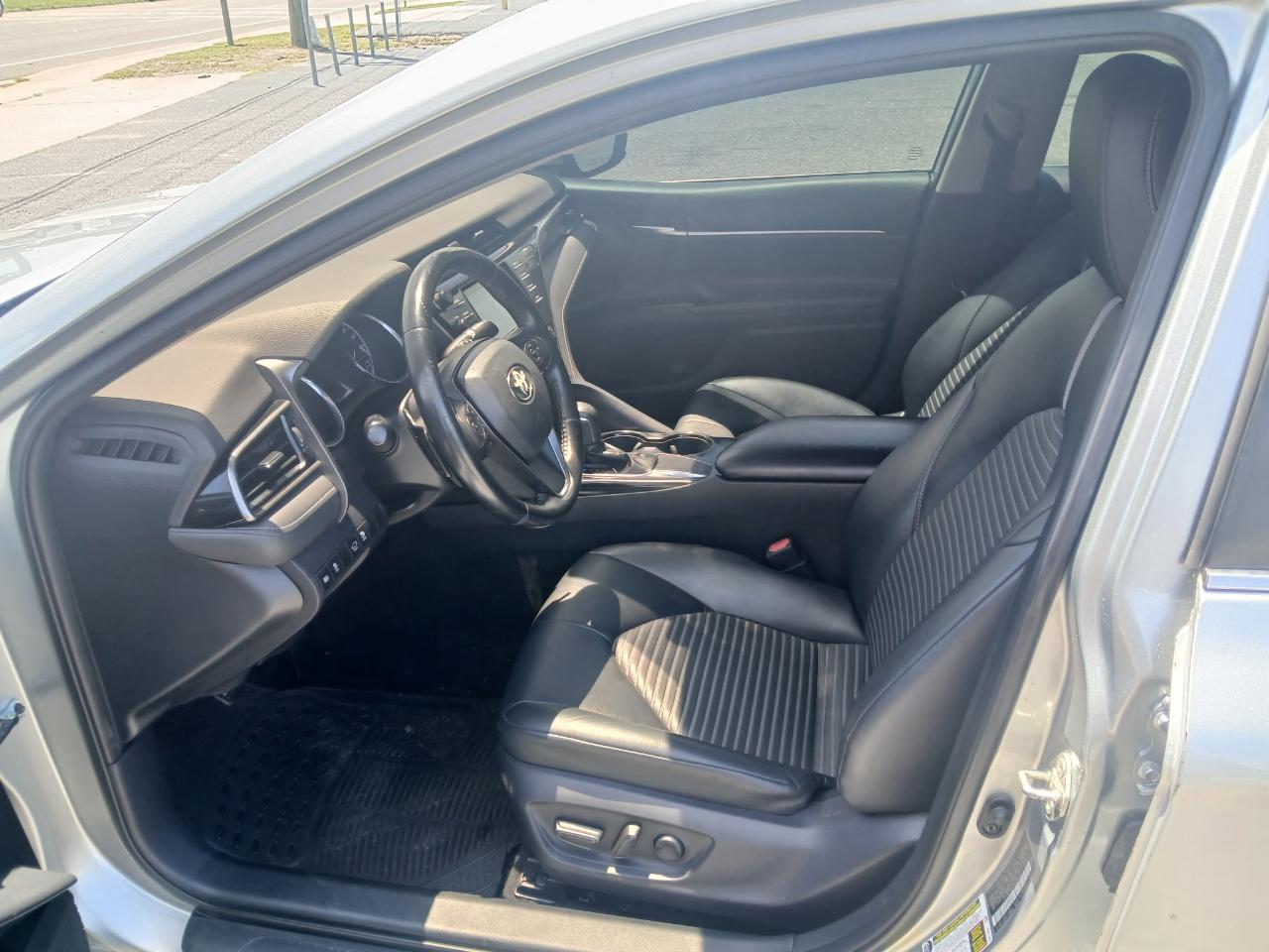 Toyota Camry SE 2019