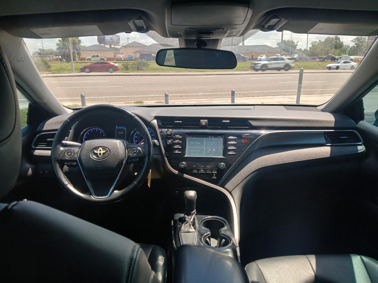 Toyota Camry SE 2019