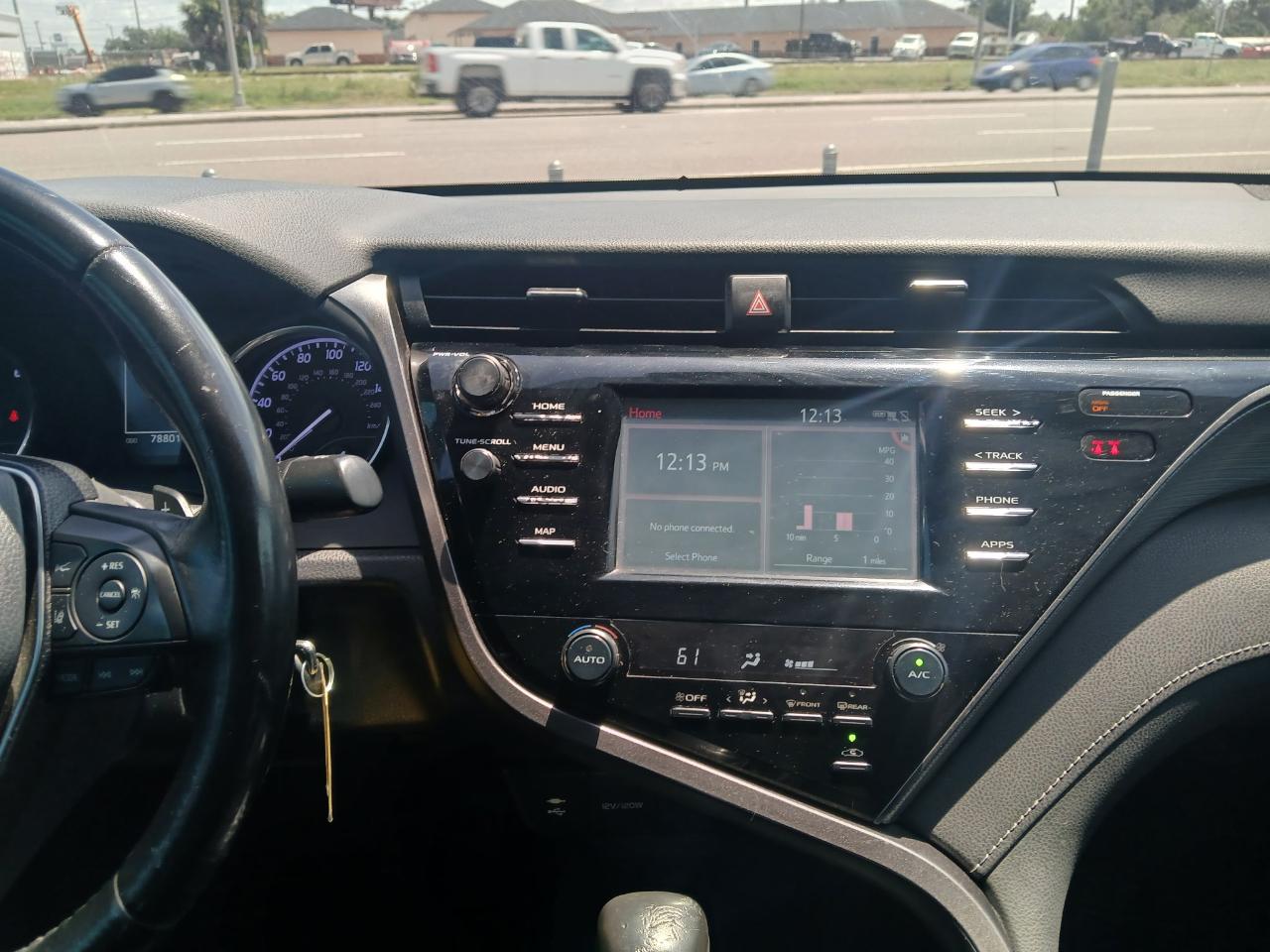 Toyota Camry SE 2019