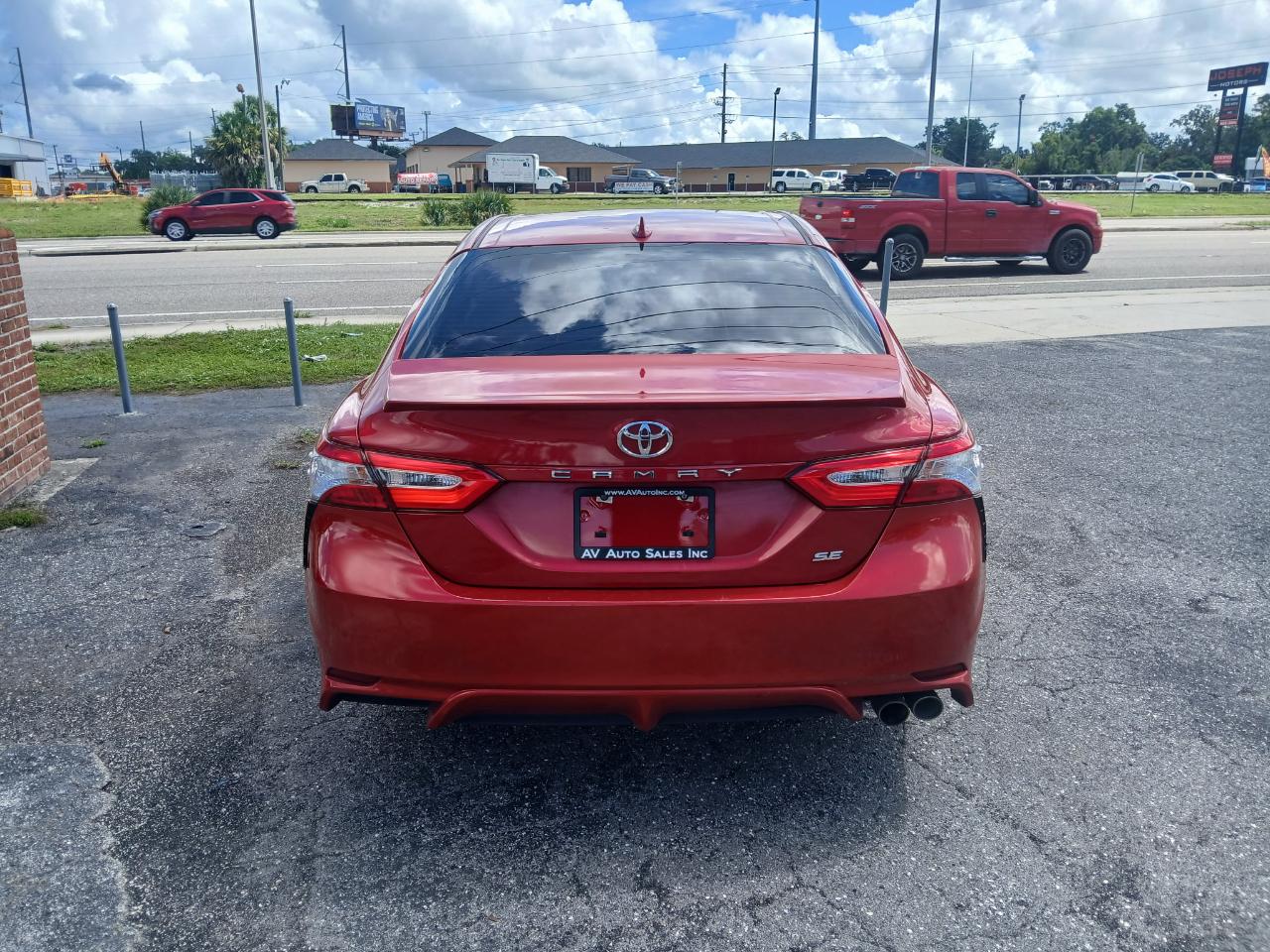 Toyota Camry SE 2020