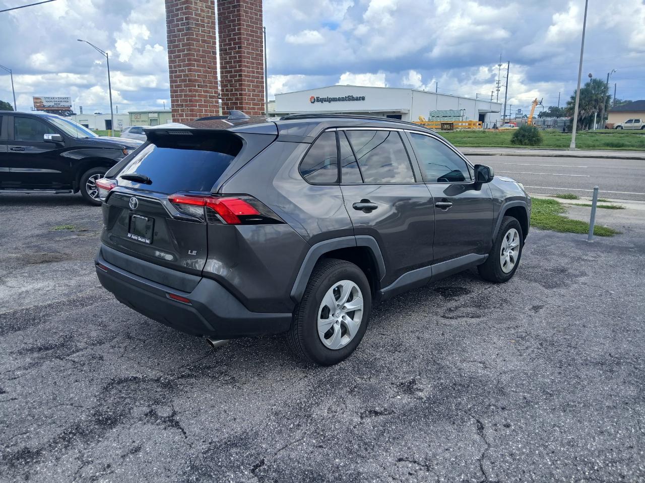 Toyota RAV4 LE 2019