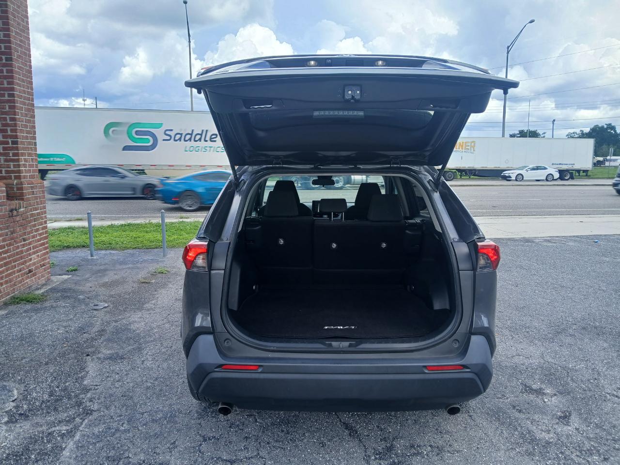 Toyota RAV4 LE 2019