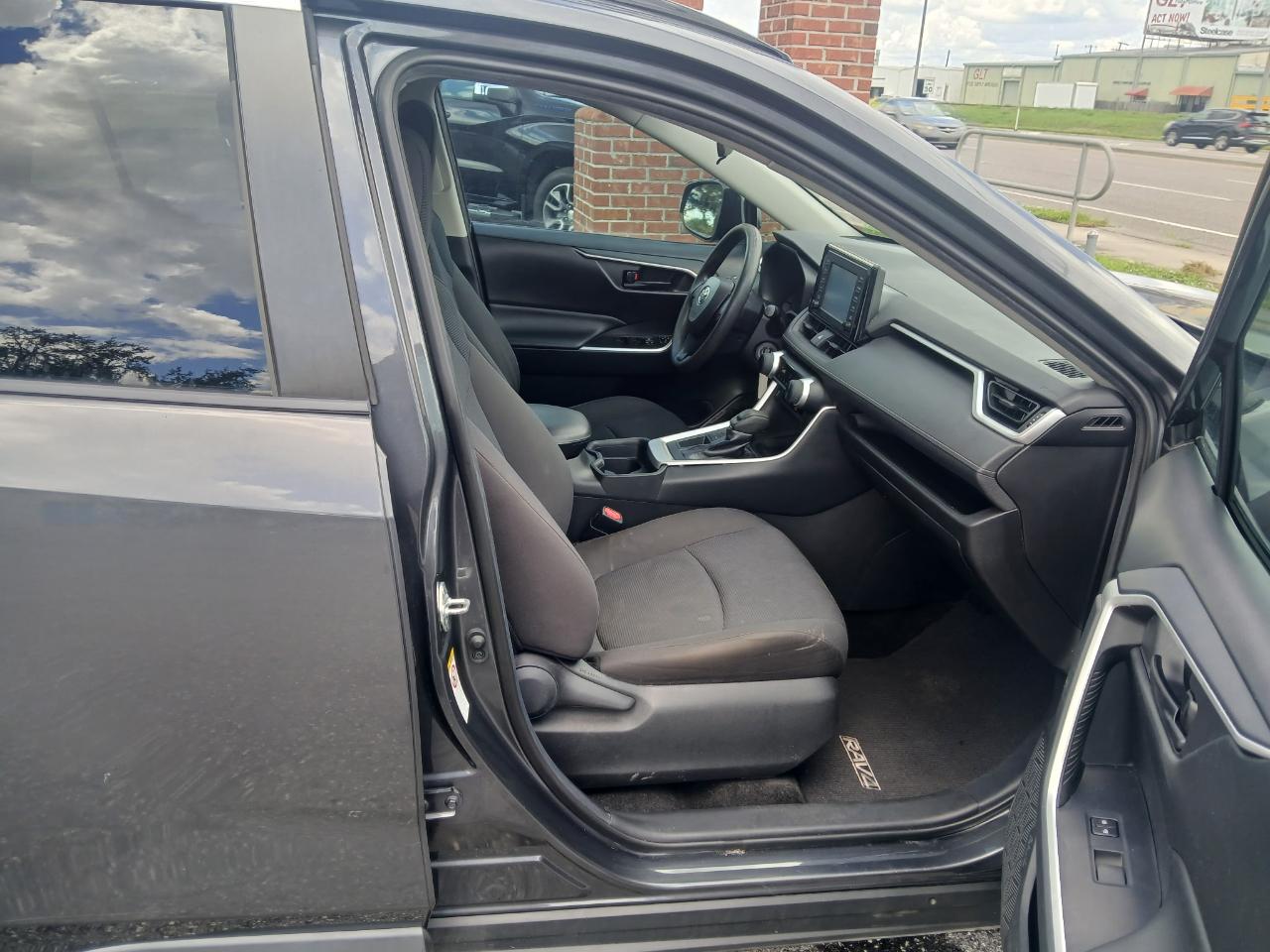Toyota RAV4 LE 2019