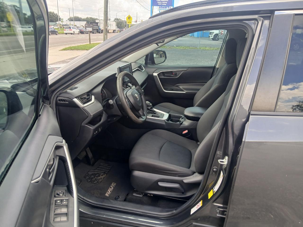 Toyota RAV4 LE 2019