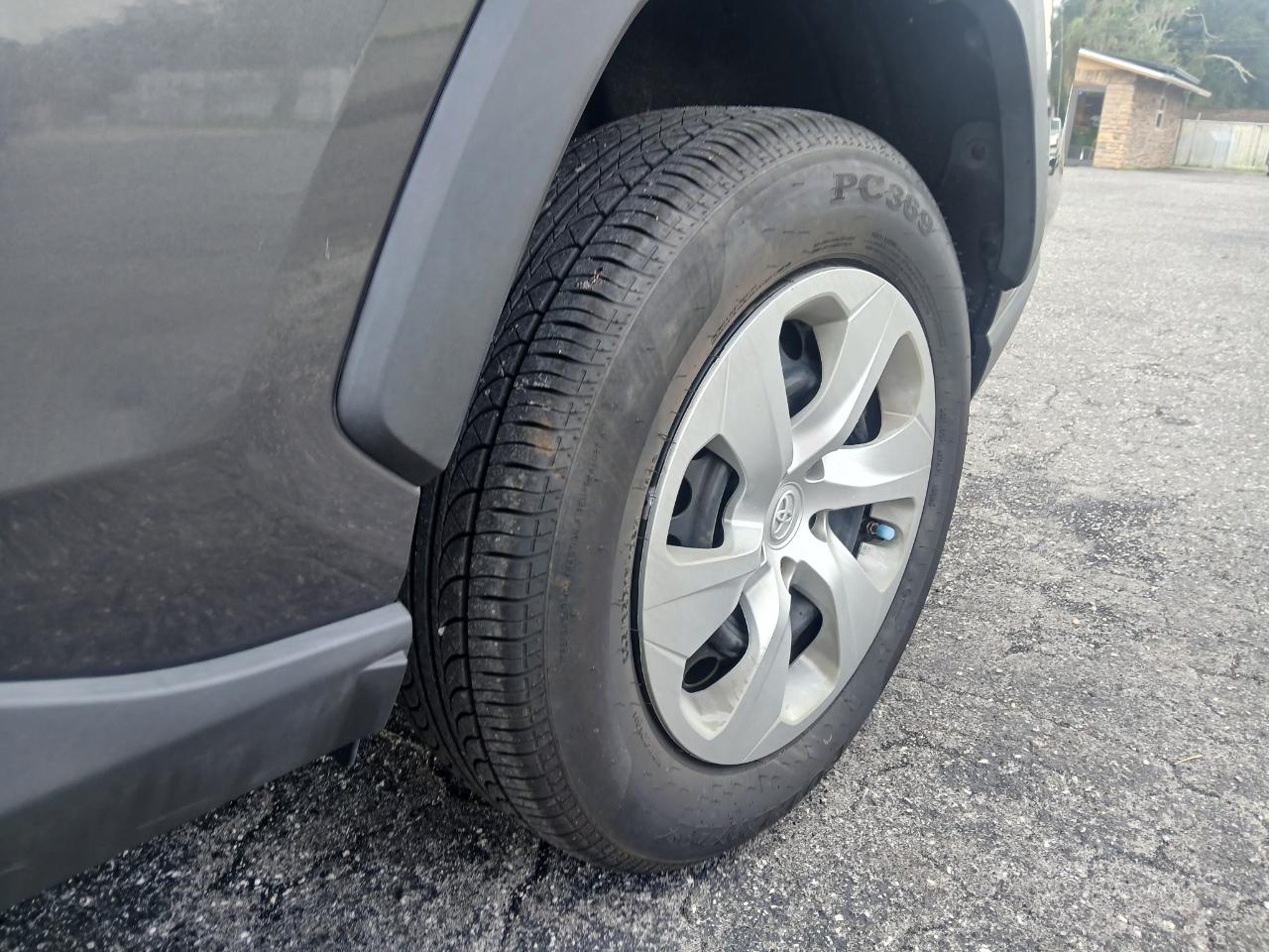 Toyota RAV4 LE 2019