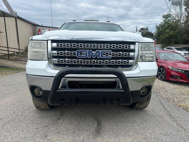 Pearl White 2011 GMC Sierra 2500HD Pickup Truck Four-Wheel Drive Automatic