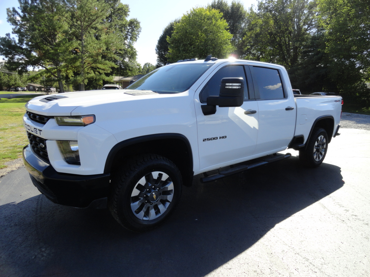 2021 Chevrolet Silverado 2500HD Custom photo 2