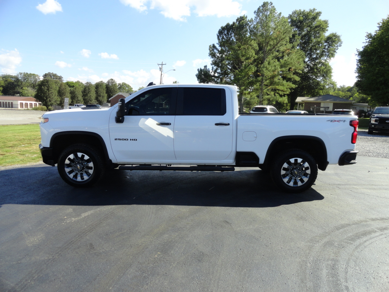 2021 Chevrolet Silverado 2500HD Custom photo 3