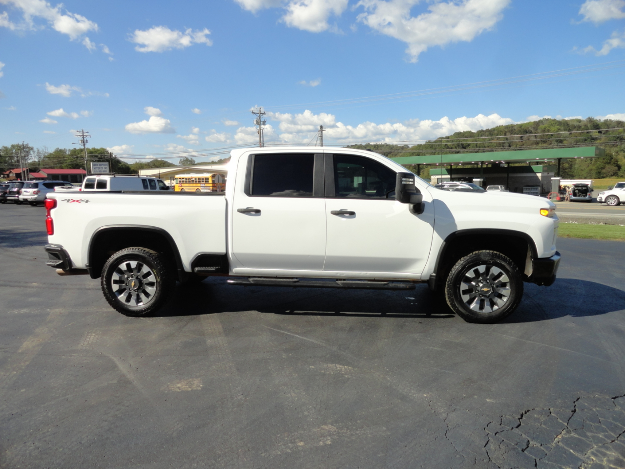 2021 Chevrolet Silverado 2500HD Custom photo 4