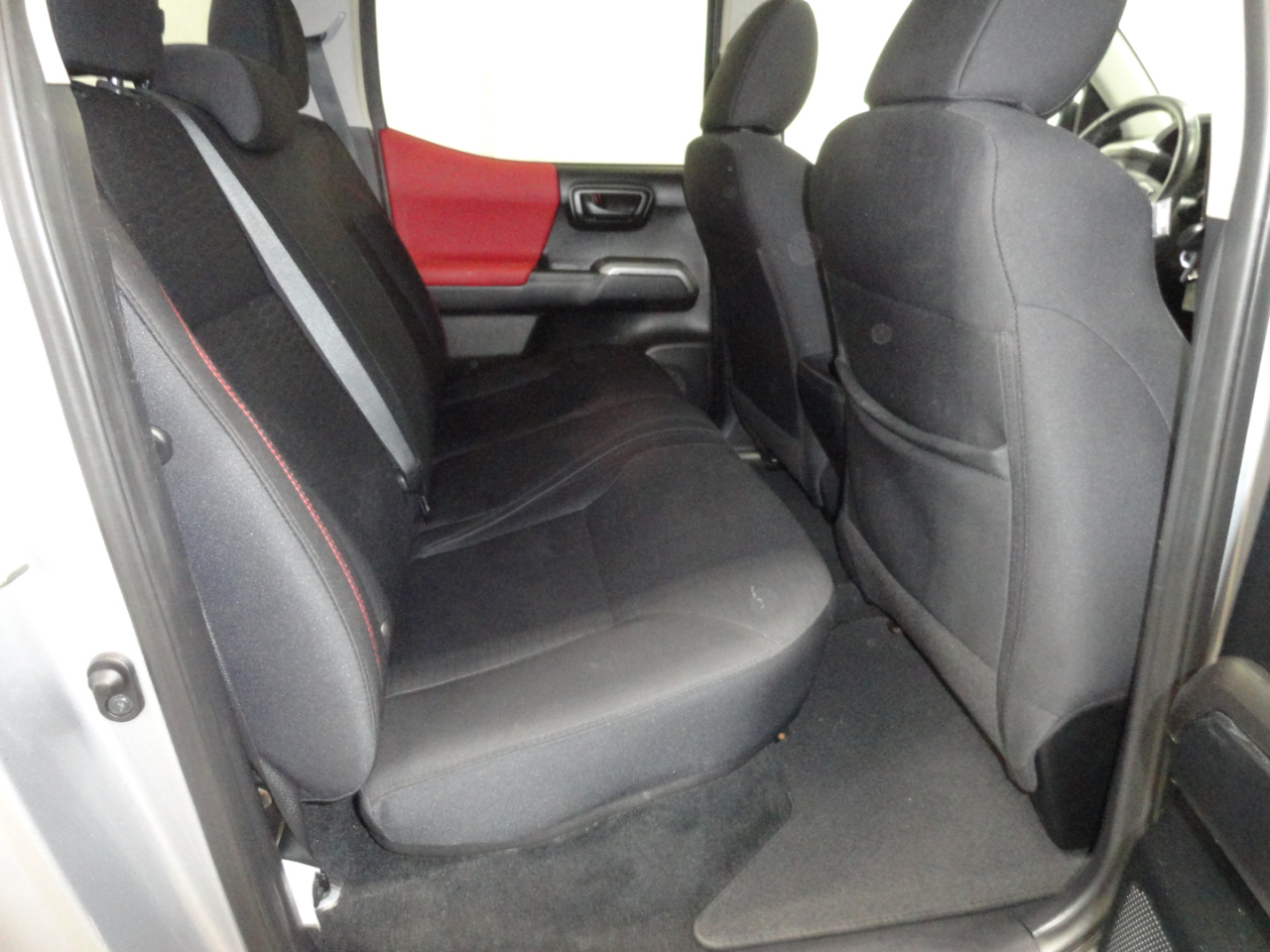 Toyota Tacoma SR5 Double Cab 5' Bed V6 4x2 AT (Natl) 2017