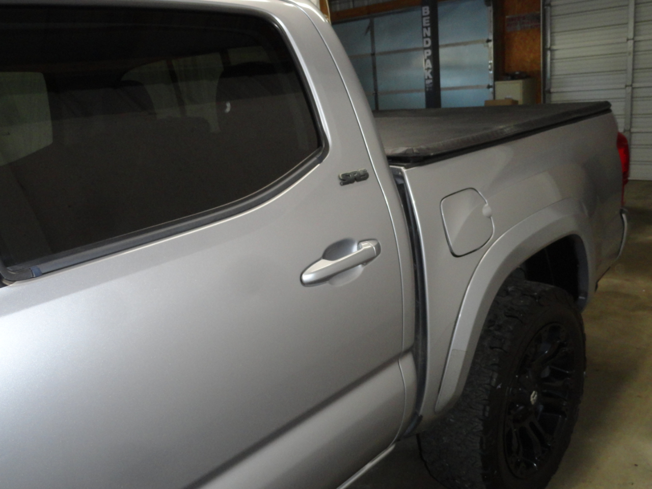 Toyota Tacoma SR5 Double Cab 5' Bed V6 4x2 AT (Natl) 2017