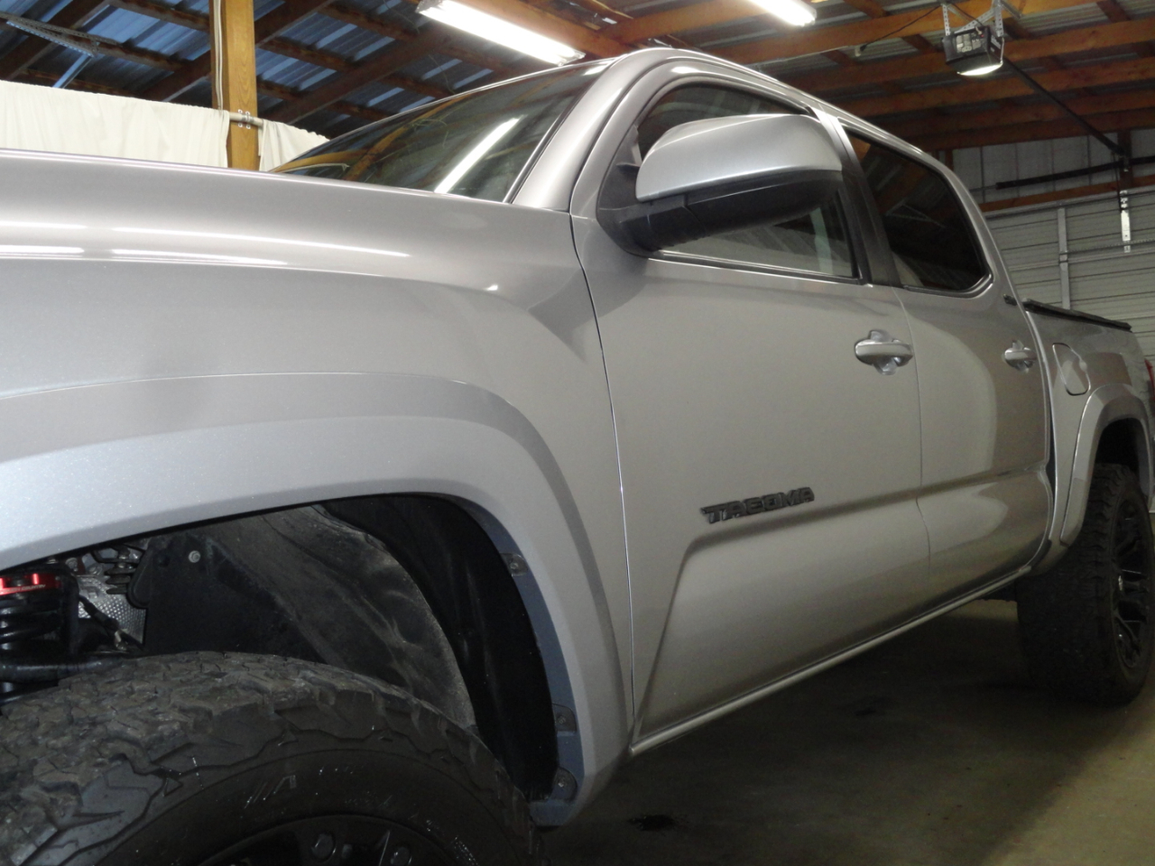 Toyota Tacoma SR5 Double Cab 5' Bed V6 4x2 AT (Natl) 2017