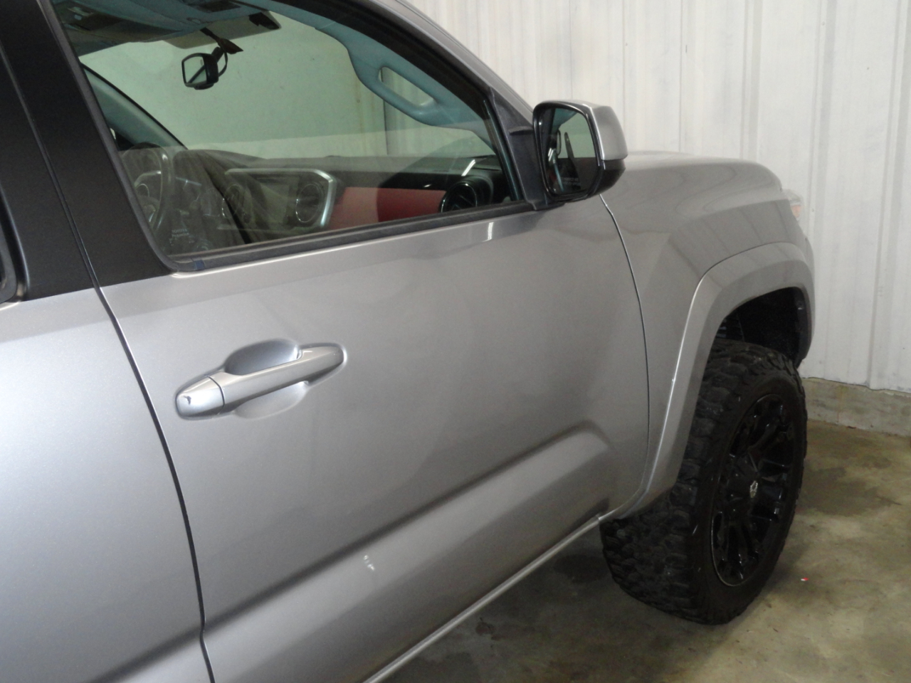 Toyota Tacoma SR5 Double Cab 5' Bed V6 4x2 AT (Natl) 2017