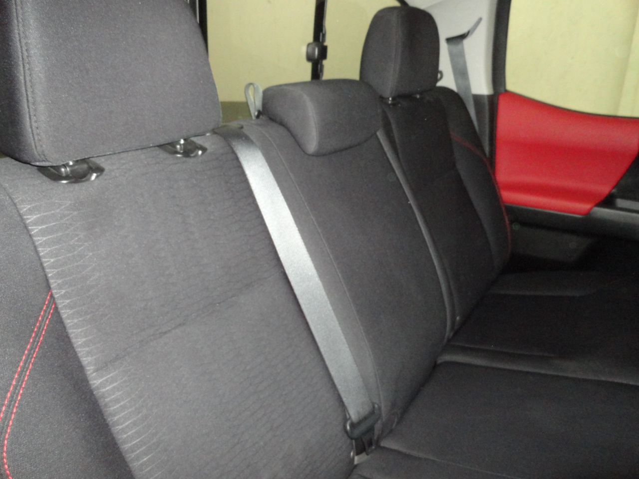 Toyota Tacoma SR5 Double Cab 5' Bed V6 4x2 AT (Natl) 2017