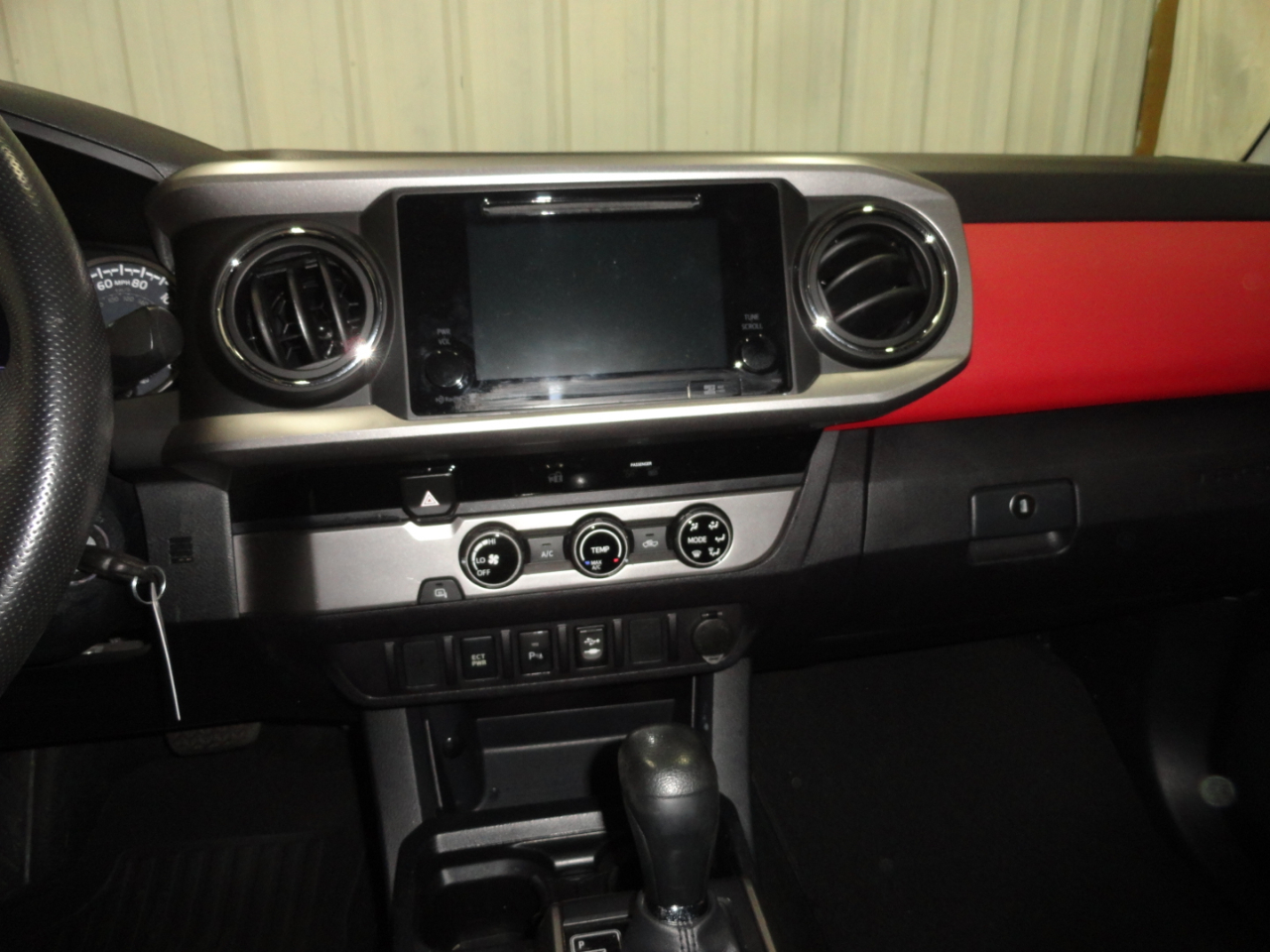 Toyota Tacoma SR5 Double Cab 5' Bed V6 4x2 AT (Natl) 2017