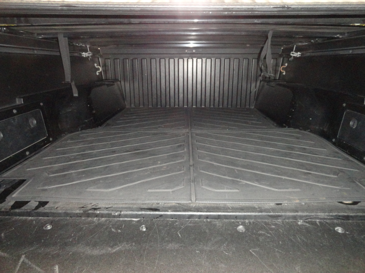 Toyota Tacoma SR5 Double Cab 5' Bed V6 4x2 AT (Natl) 2017