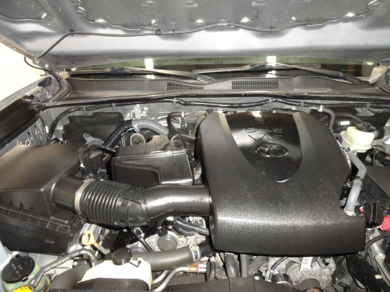 Toyota Tacoma SR5 Double Cab 5' Bed V6 4x2 AT (Natl) 2017