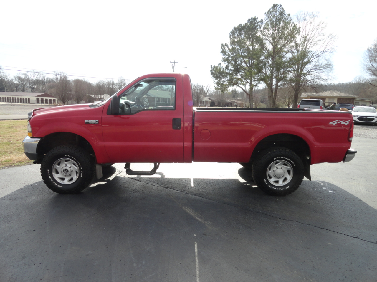Ford Super Duty F-250 Reg Cab 137" XL 4WD 2004