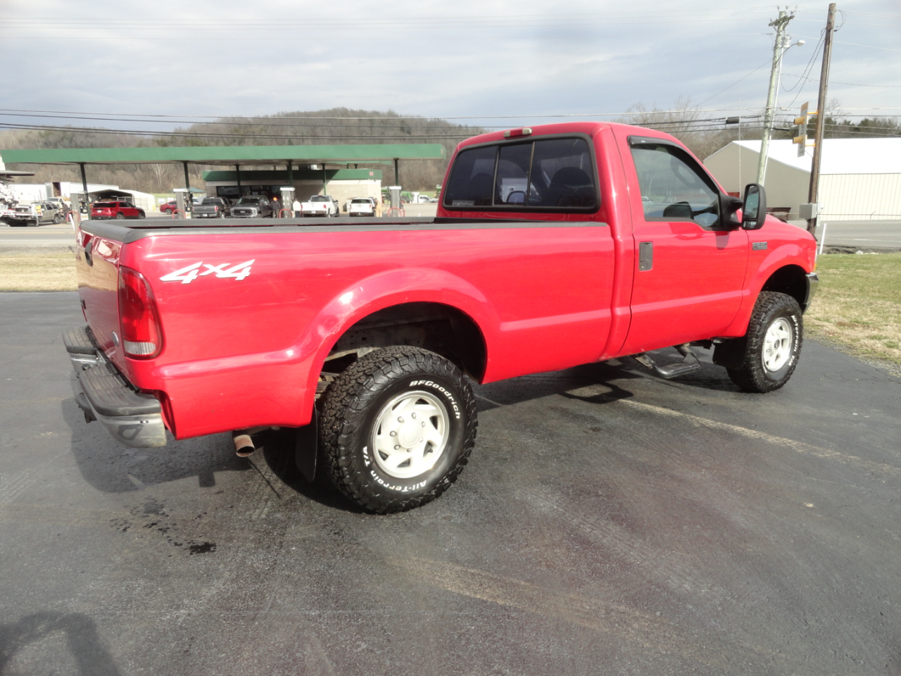 Ford Super Duty F-250 Reg Cab 137" XL 4WD 2004
