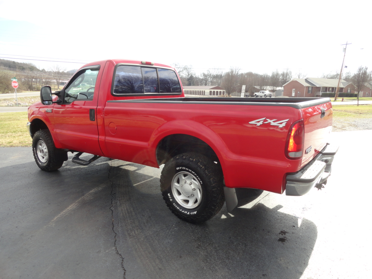 Ford Super Duty F-250 Reg Cab 137" XL 4WD 2004