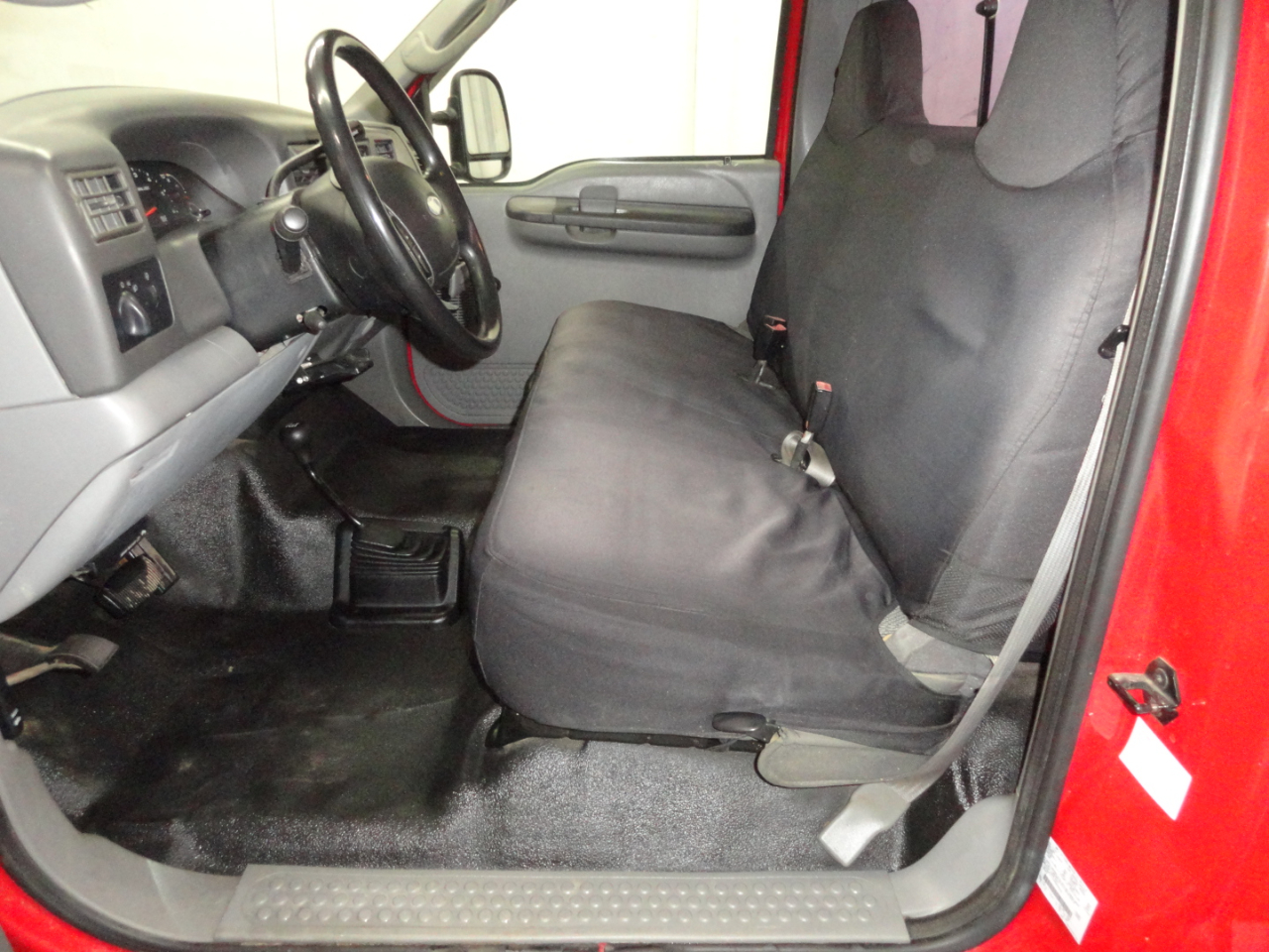 Ford Super Duty F-250 Reg Cab 137" XL 4WD 2004