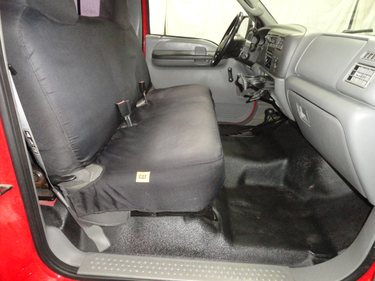 Ford Super Duty F-250 Reg Cab 137" XL 4WD 2004