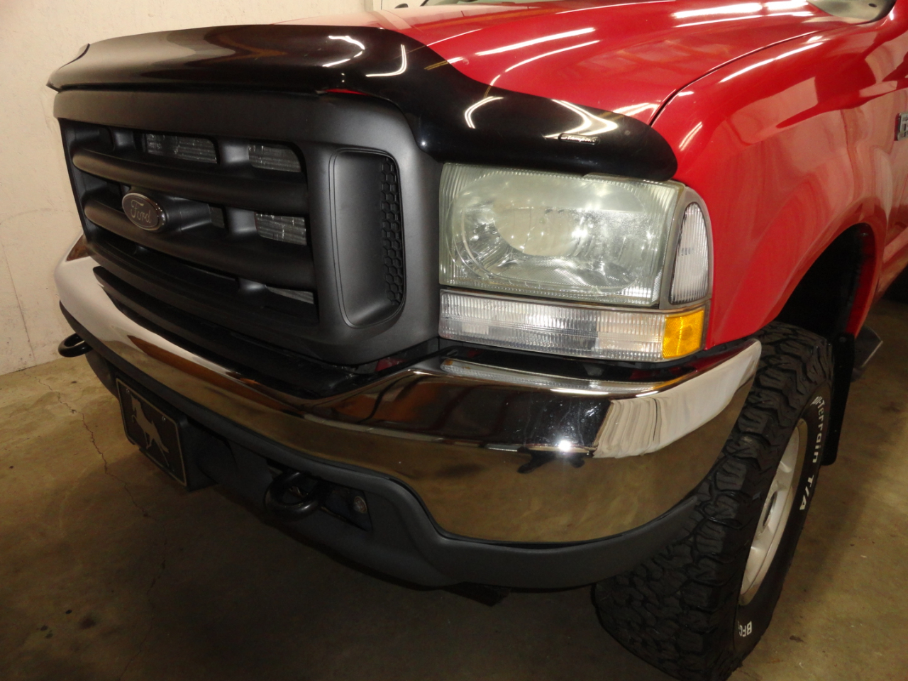 Ford Super Duty F-250 Reg Cab 137" XL 4WD 2004