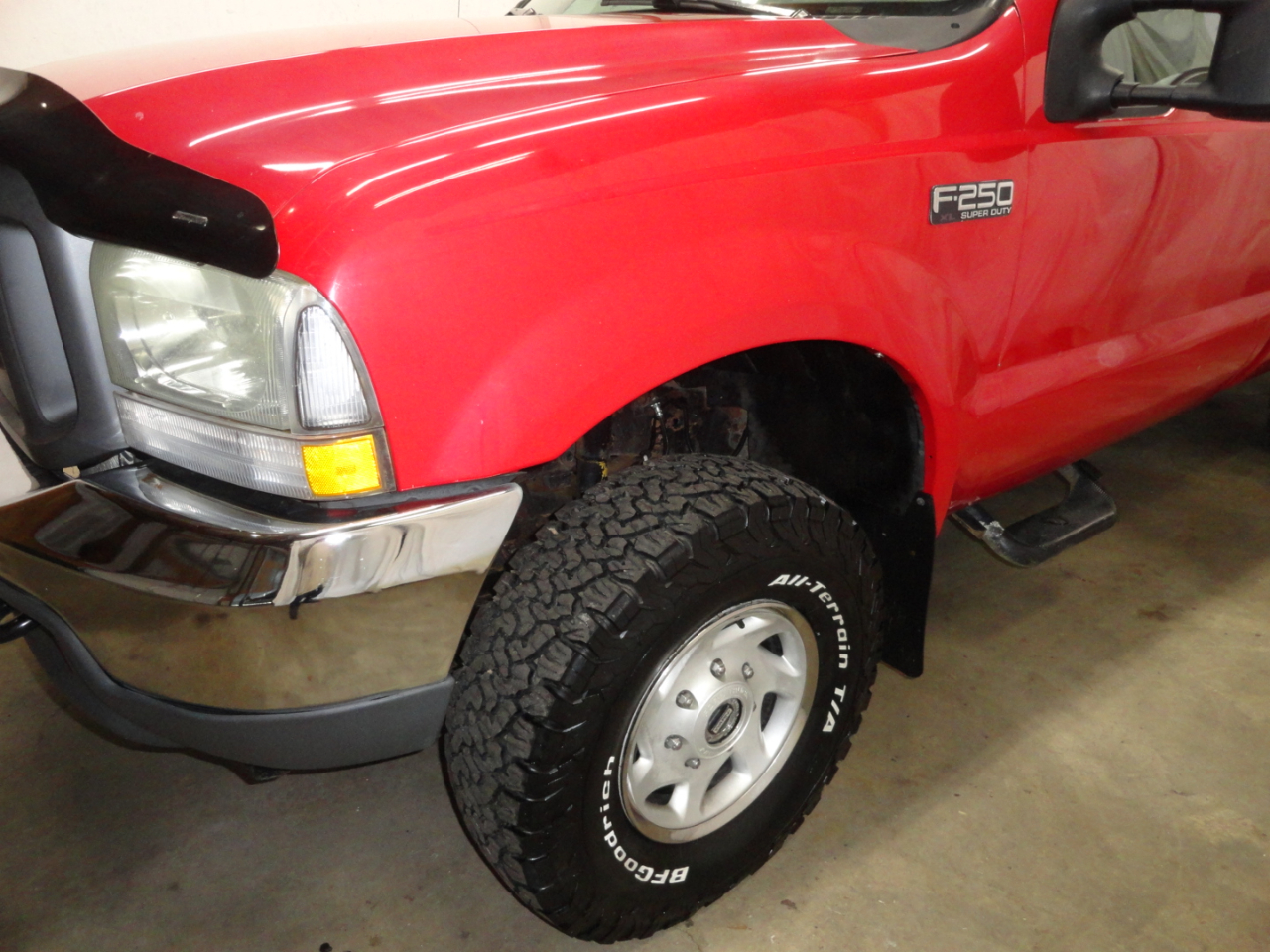 Ford Super Duty F-250 Reg Cab 137" XL 4WD 2004