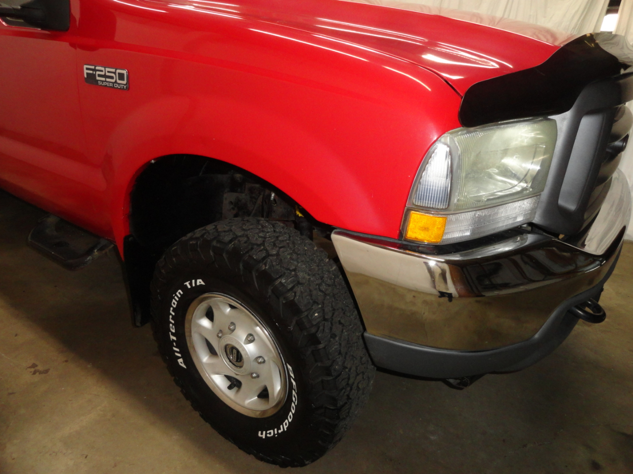 Ford Super Duty F-250 Reg Cab 137" XL 4WD 2004