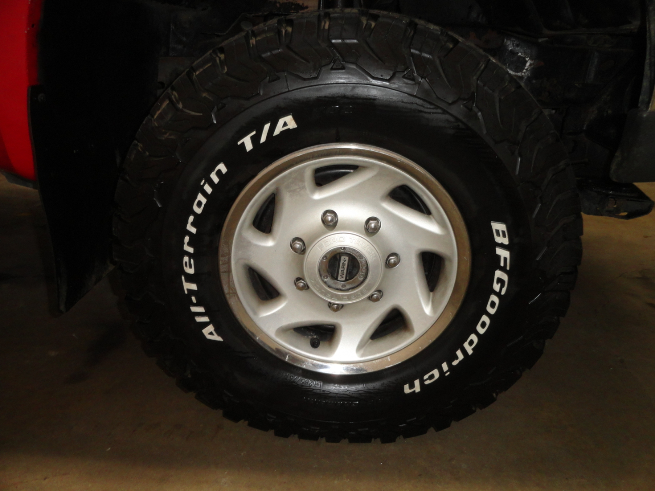 Ford Super Duty F-250 Reg Cab 137" XL 4WD 2004