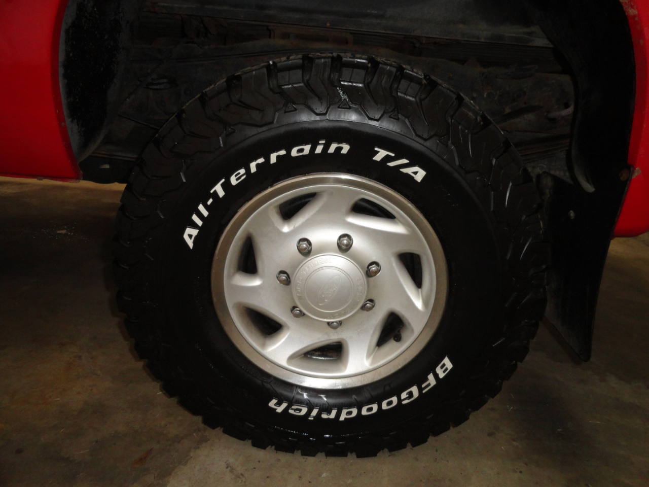 Ford Super Duty F-250 Reg Cab 137" XL 4WD 2004