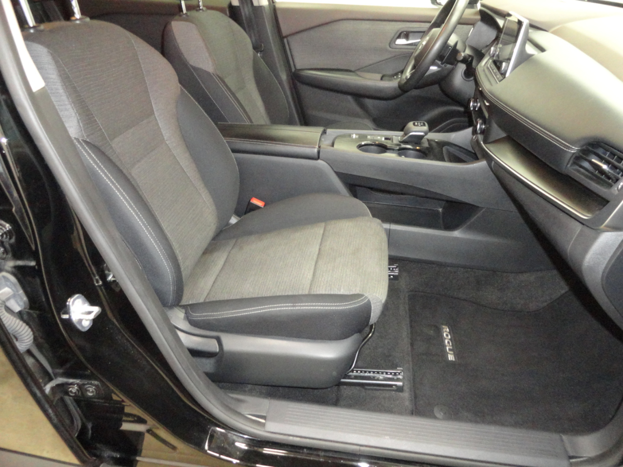 Nissan Rogue FWD SV 2023