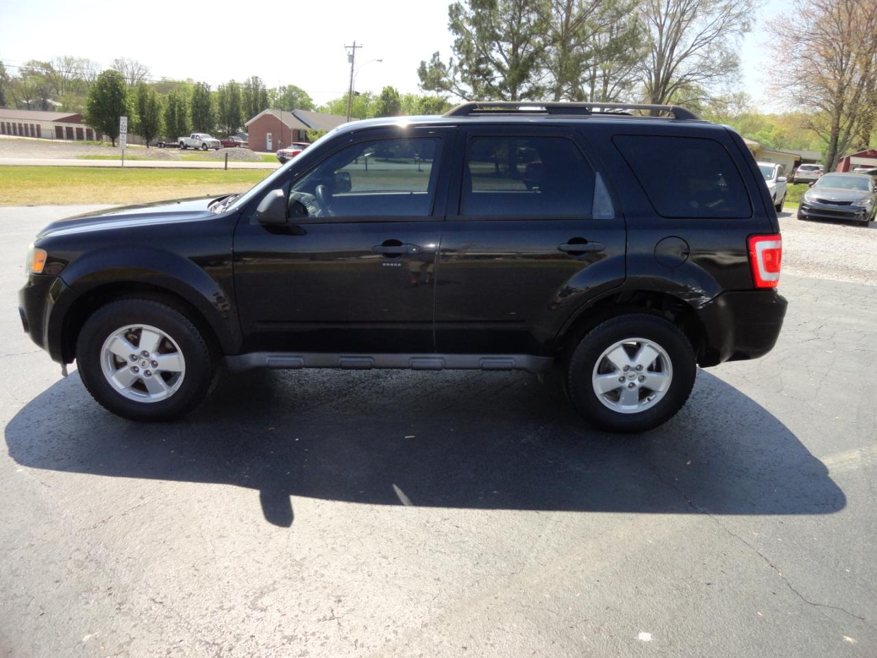 Ford Escape FWD 4dr XLT 2010